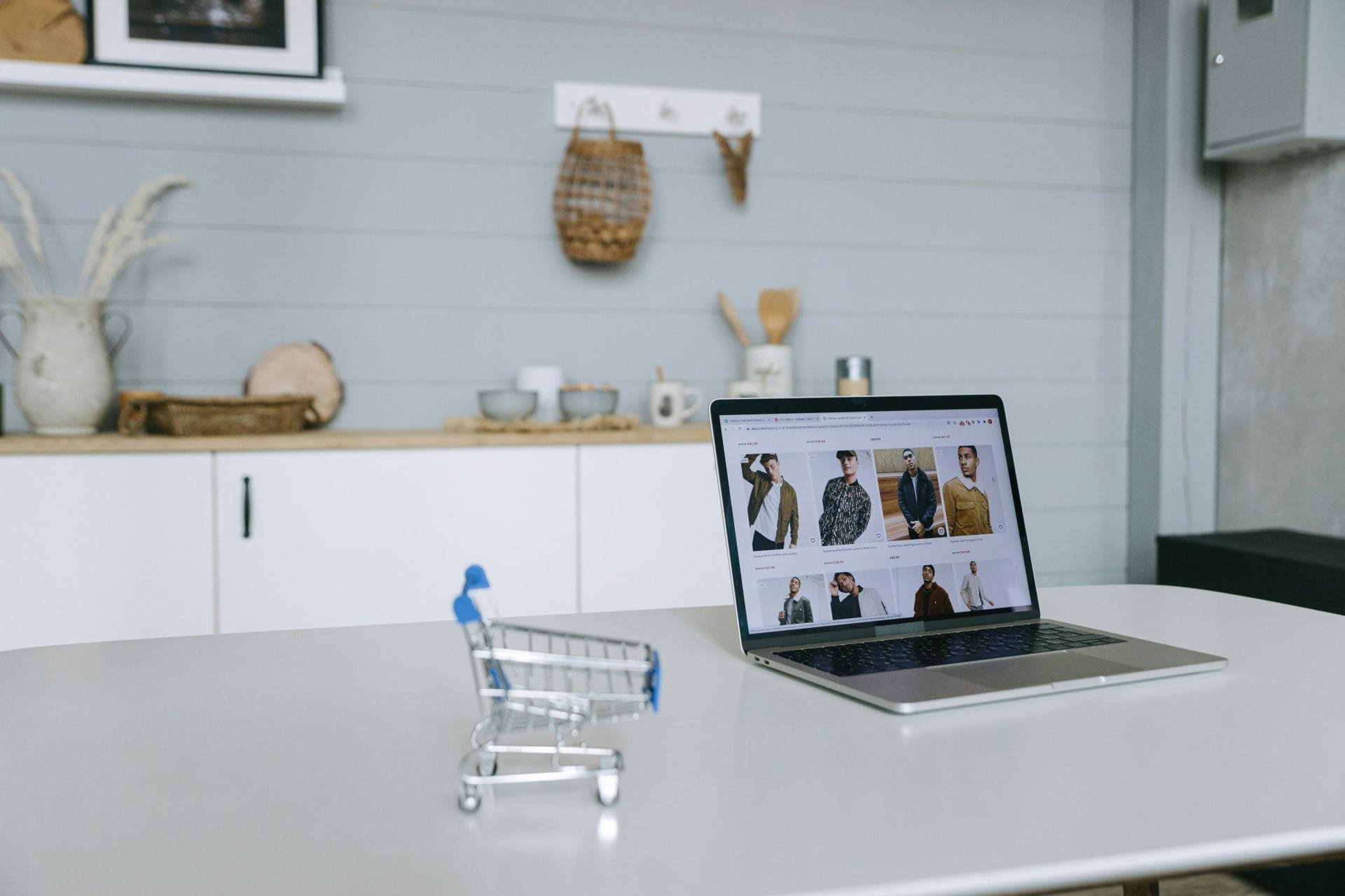 Industrias en Auge: ¿Cuáles dominarán el E-commerce en los próximos años?