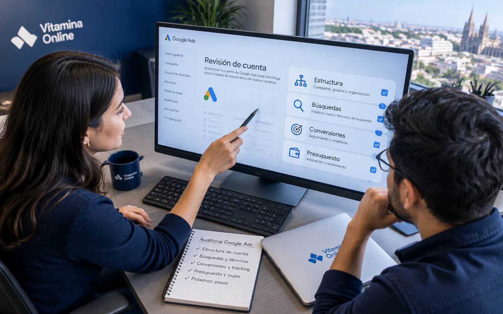 Equipo auditando una cuenta de Google Ads